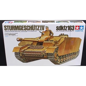 Немецкая САУ Sturmgeschutz IV Sd.Kfz.163 с фигуркой командира